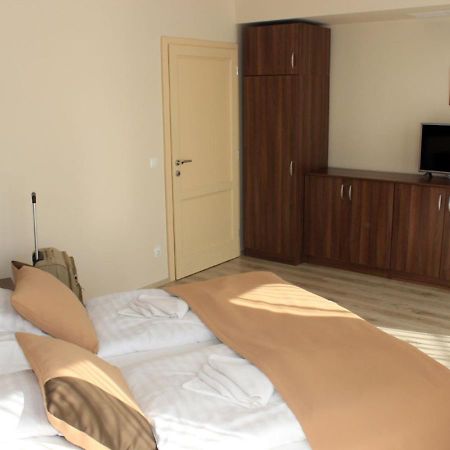 Hotel Median Hajdunanas Ngoại thất bức ảnh