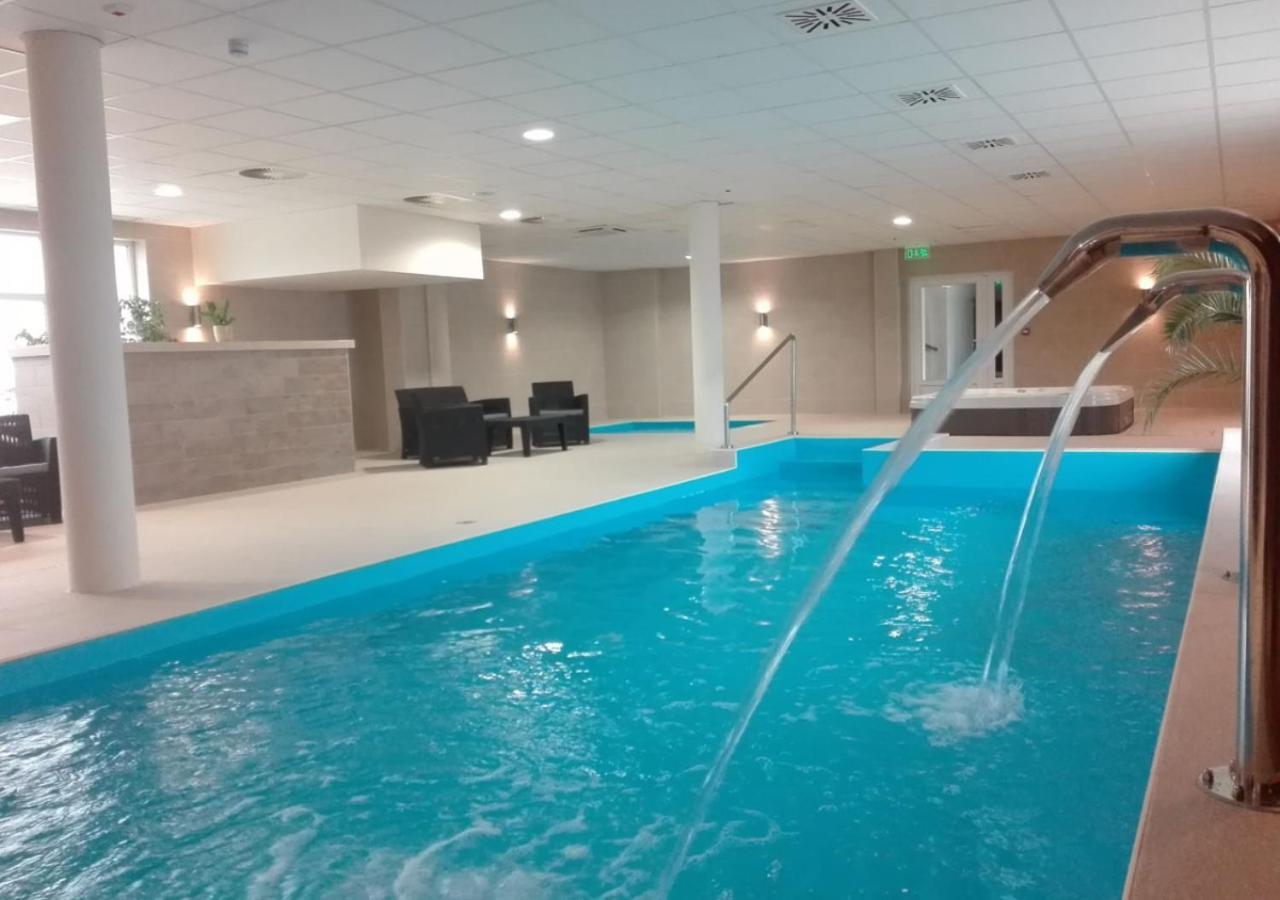 Hotel Median Hajdunanas Ngoại thất bức ảnh