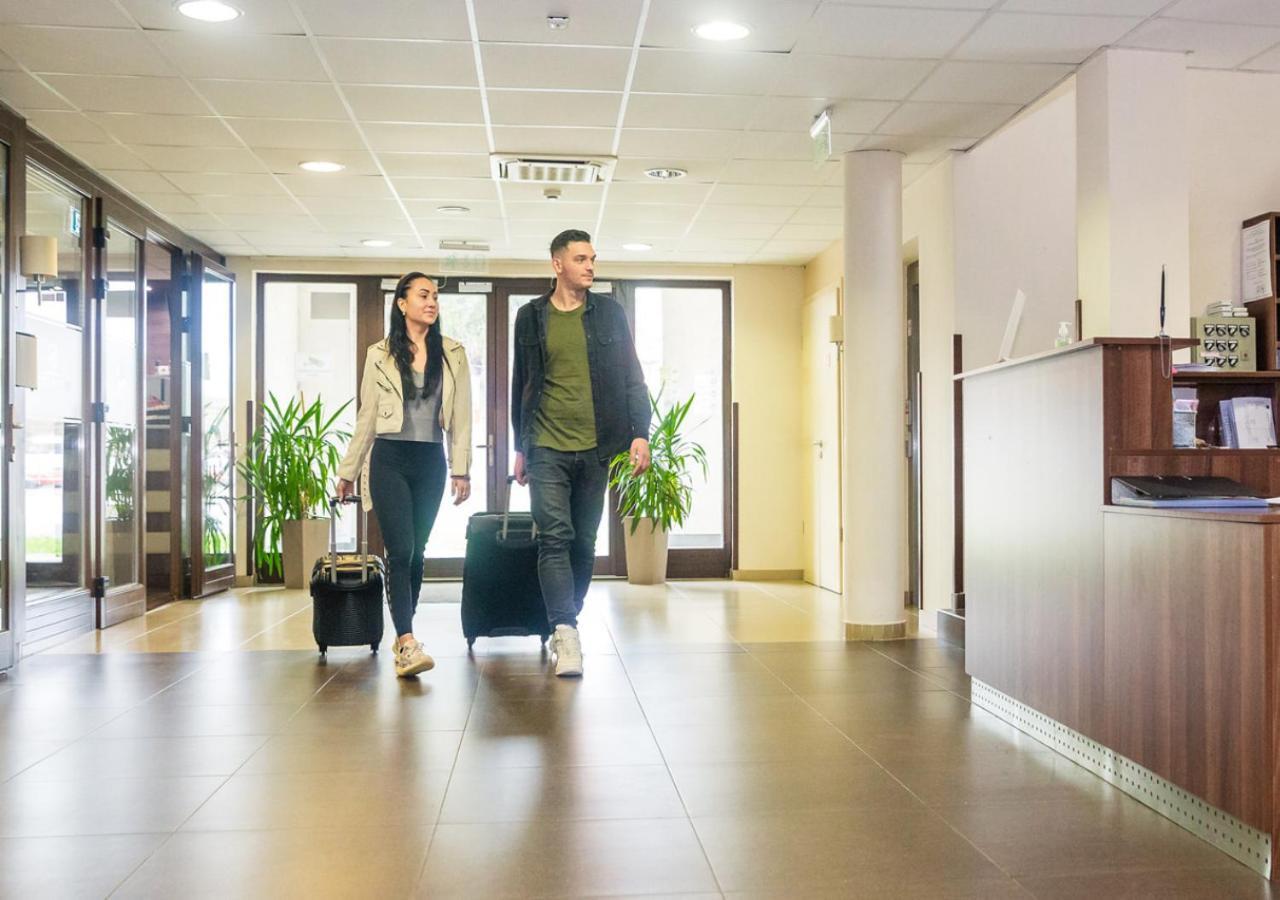 Hotel Median Hajdunanas Ngoại thất bức ảnh