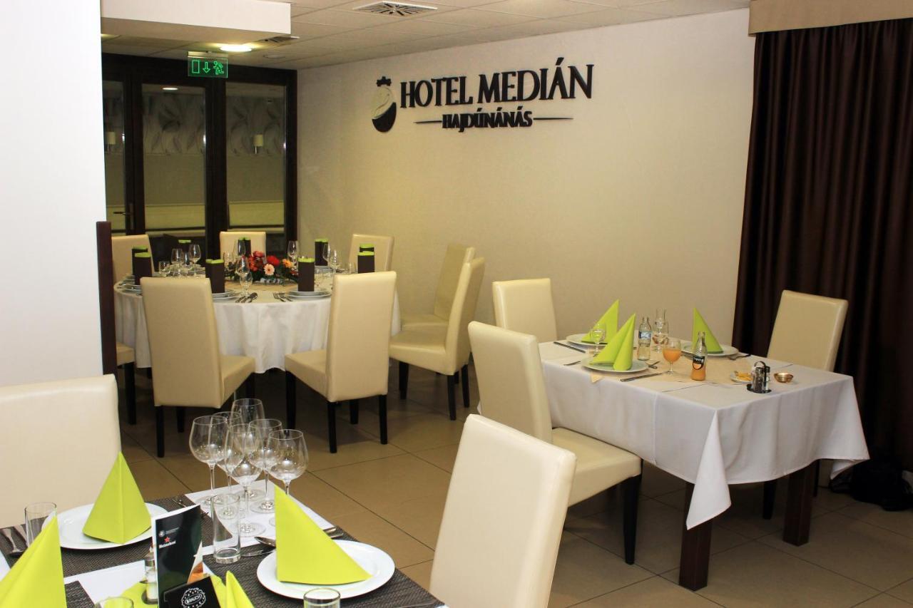 Hotel Median Hajdunanas Ngoại thất bức ảnh