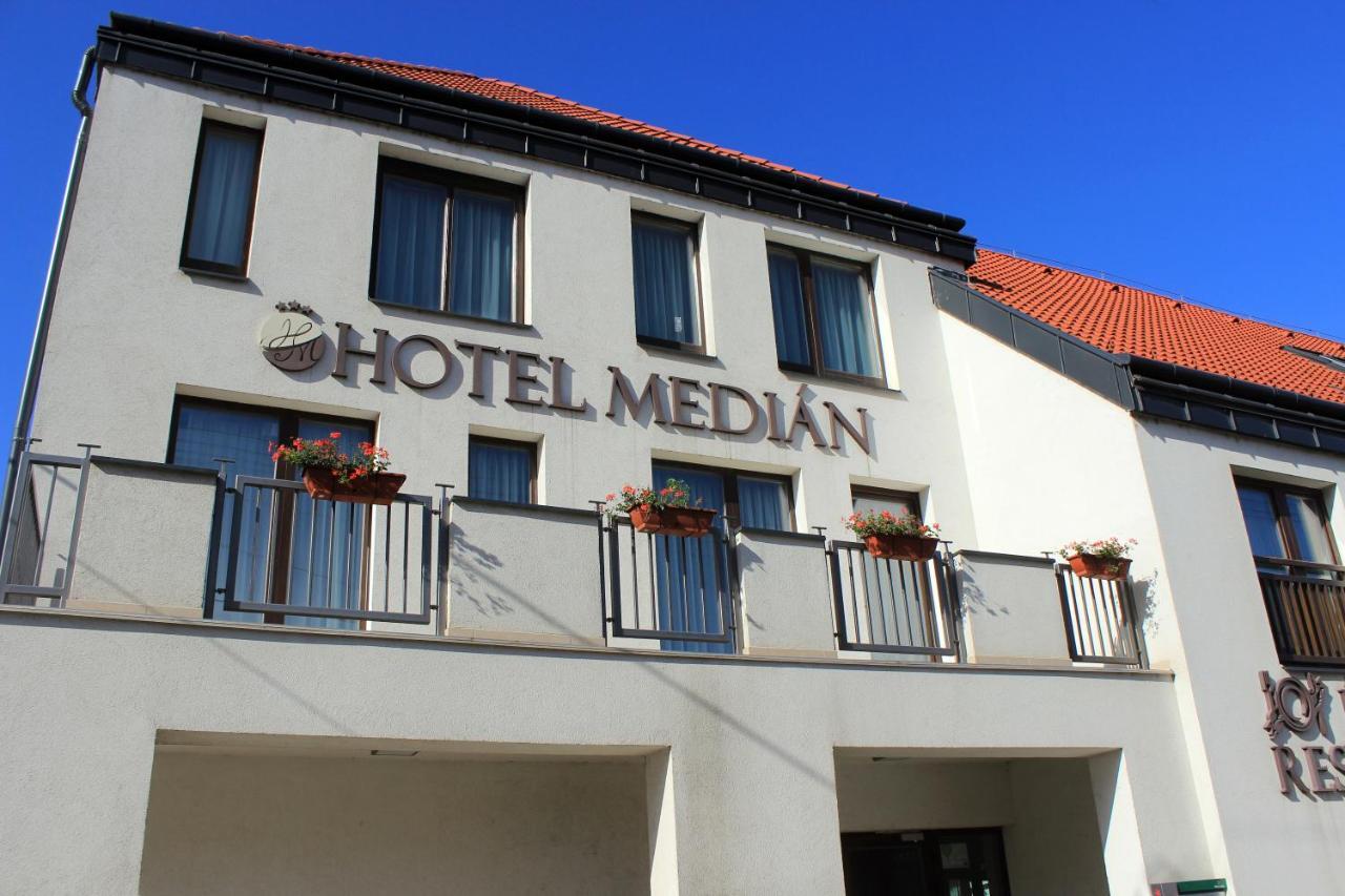 Hotel Median Hajdunanas Ngoại thất bức ảnh